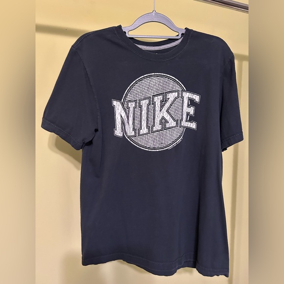 Nike Black Regular Fit Tee - Picture 1 of 2